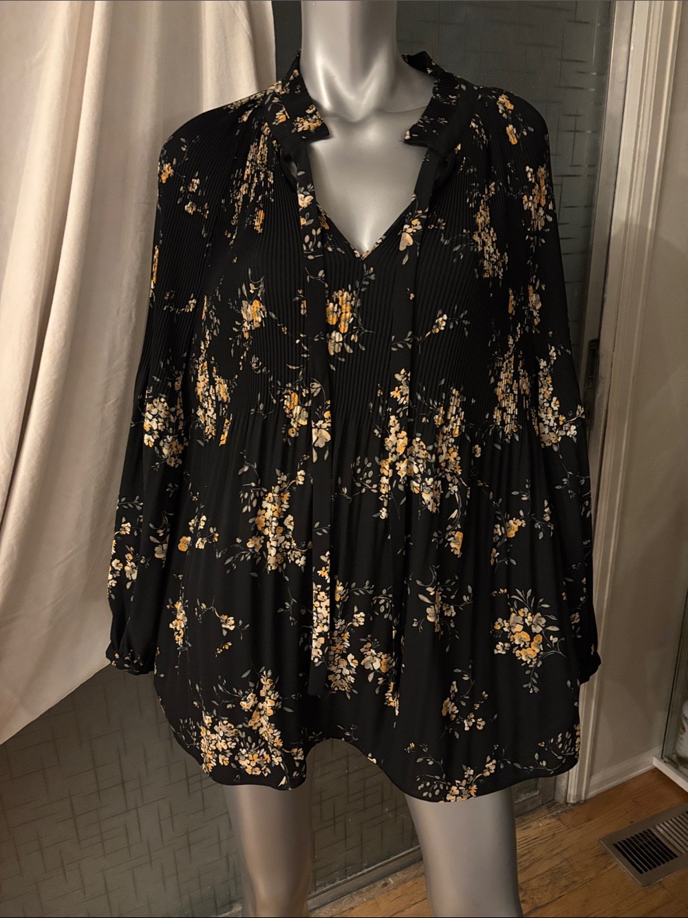 Lauren Ralph Lauren Black Floral Pleated V-Neck Tunic